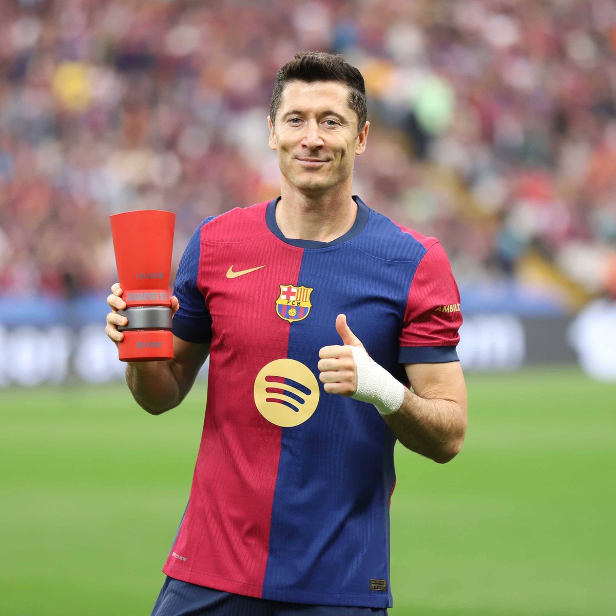 Pubity Sport (@pubitysport) on Twitter photo Robert Lewandowski is having his best season with Barcelona:
๐ 42 matches 
โฝ๏ธ 37 goals
๐ฏ 3 assists
๐ท๐ฅถ Robert Lewandowski is having his best season with Barcelona:
๐ 42 matches 
โฝ๏ธ 37 goals
๐ฏ 3 assists
๐ท๐ฅถ