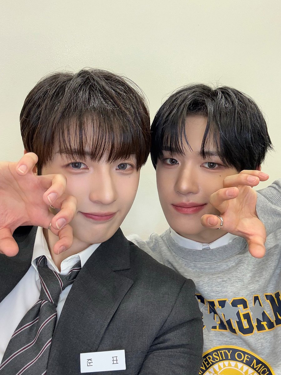 💭_

[#준표] 기똥아 생일축하한다 ! 
데뷔하고 네 첫 생일이라 남다른 하루일 것 같아 
너의 23번째 생일을 함께 보낼 수 있어 나도 행복하구나 ㅎㅎ 🥰 오늘 맛있는거 마니 먹구 나랑 같이 행복하게 보내자잉 ~~~🤍 ㅅㄹㅎ

#NouerA #누에라
#JUNPYO #준표