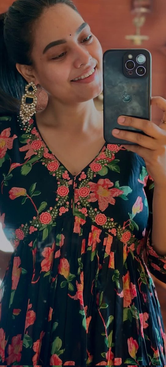 Lovely_Queens1's tweet image. #PavithraJanani