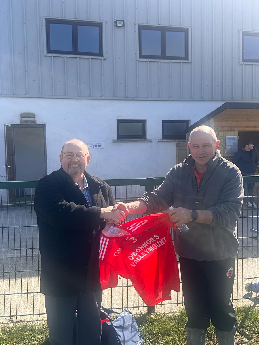 We would like to thank Leo &amp; Corine, from O’Connors, Valleymount, who sponsored a new set of jerseys for our Intermediate men’s team🔴⚪️