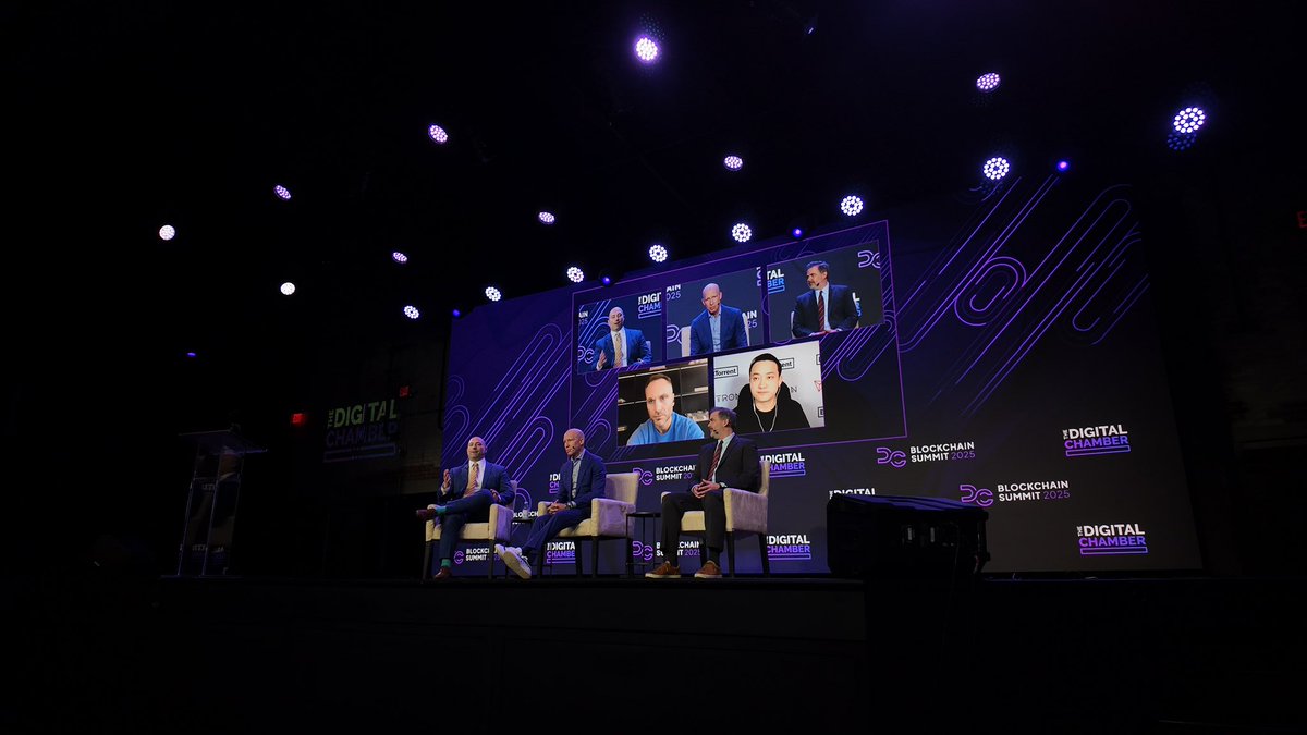 Studios2k's tweet image. Had a great time at #DCBlockchain Summit this past week! 

Looking forward to connecting students with #TRON at @YaleBlockchain this Friday! 🤝