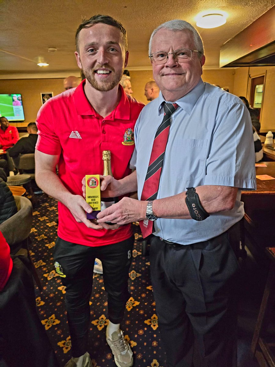 🏆 𝗦𝘂𝗽𝗽𝗼𝗿𝘁𝗲𝗿𝘀' 𝗠𝗢𝗧𝗠 🍾

For our win against Hartley Wintney yesterday was match winner Harry McCorkell. 

Presented with his awards by club secretary Keith Loddy. 
Happy Birthday for yesterday Keith.