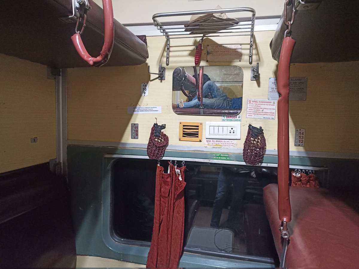 SushilMeher92's tweet photo. Only one mobile charging point available for 6 passengers in B1 coach of train no. 18515. Need to set up more charging points on an urgent basis in all coaches of 3A. Passengers are facing problems. My PNR No.6150519447 @RailwaySeva @RailMinIndia https://t.co/fBjRm31J5k