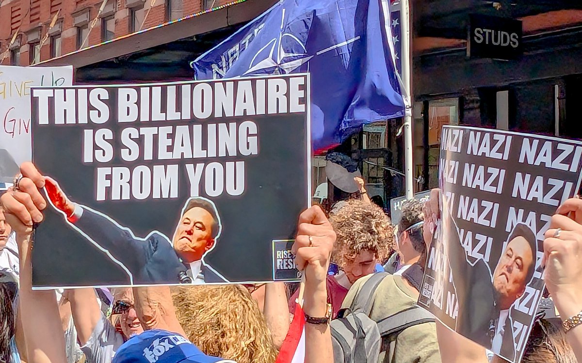 Tim Karr is now on Bluesky tweet media