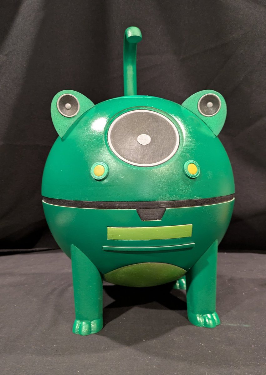 widescreenJohn's tweet photo. The first #Warframe1999 kitty speaker prototype is done! I still need to make a lot of changes and many details are missing. This is just for fitting the parts. And she has toe beans! 

10" / 250mm diameter. https://t.co/Cu58bkcWRH