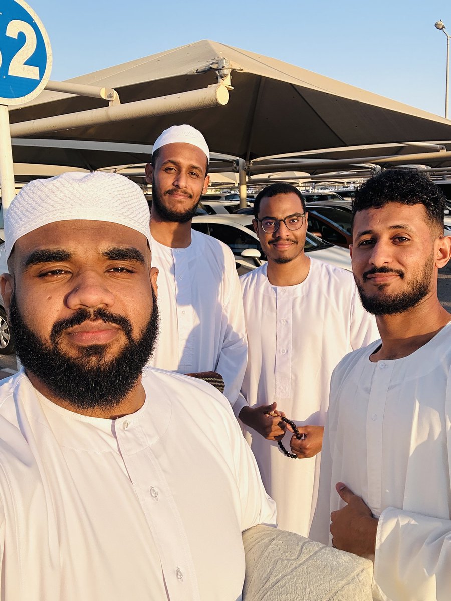 اييييا زول عايز مستقبل ، يستقبل