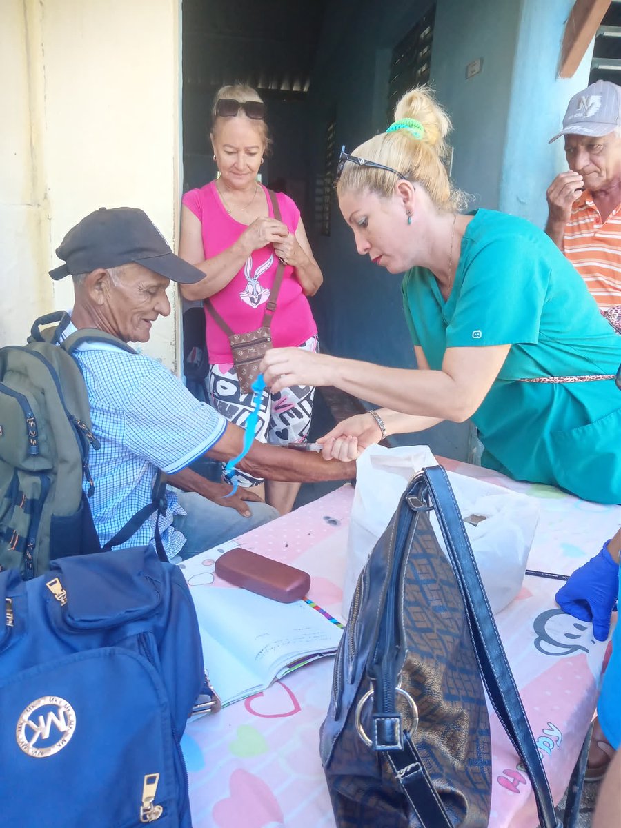 Incansables en nuestra labor, llevando la salud a la comunidad. Se realiza asistencial en la comunidad de viviendas campesinas 🇨🇺🧑‍⚕️