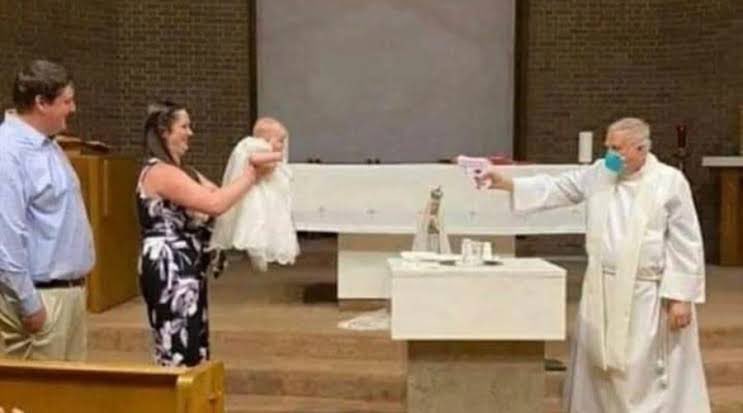 Junojunss's tweet photo. Blessing on Blessing this sunday to everyone except :

-people with ugly feet without pedicures https://t.co/bHcHkMekVF
