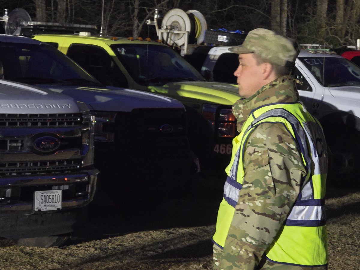 SCSG1670's tweet image. Operations began early at 0600 this morning. SCSG personnel were responsible for organizing the flow of resources and crews into the operational zone to resume firefighting  . #wildfire #tablerockcomplexfire #SCMedia #tablerockcomplex #scwildfire #scang #SCSG