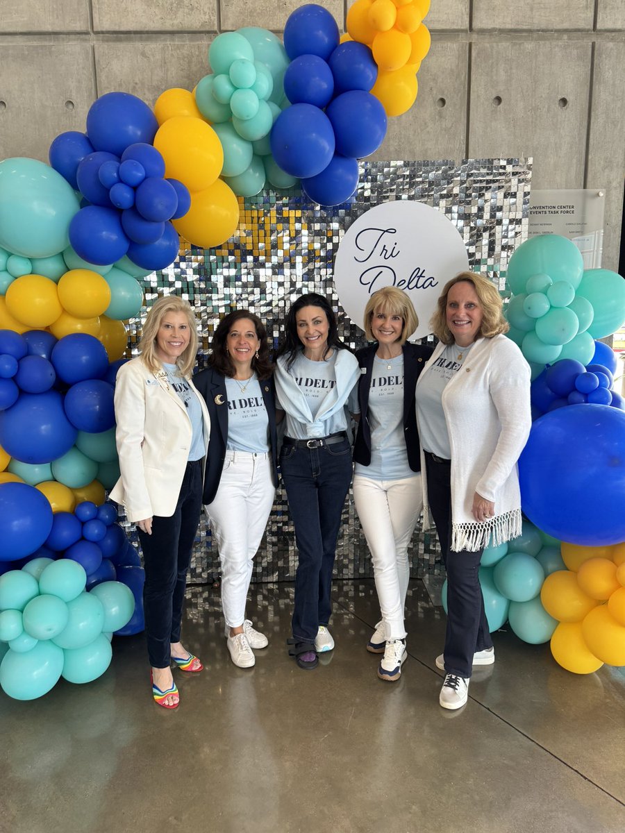 In the homestretch! Last Executive Board photo before #dddclc2025 is a wrap!