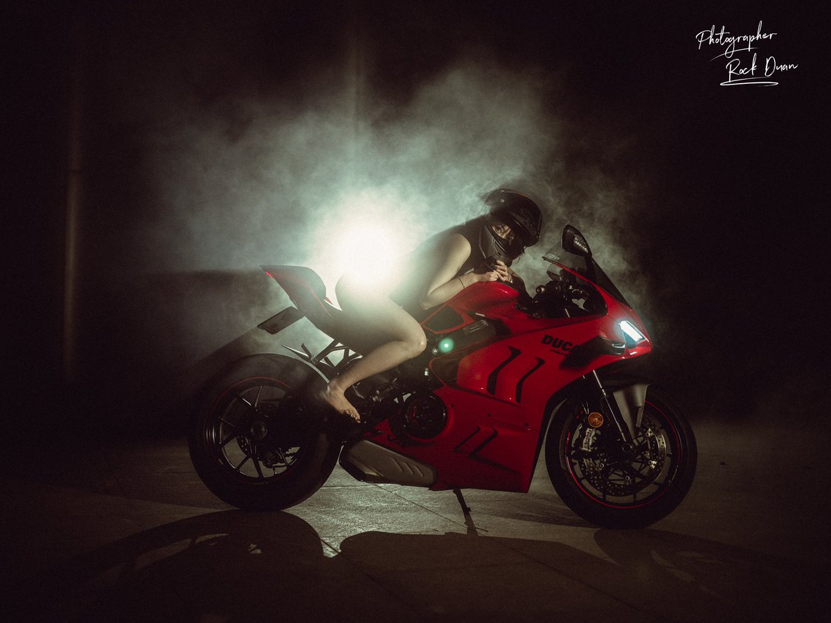 机车师姐<a href="/yutoum/">鱼头子（限流日更版）</a>