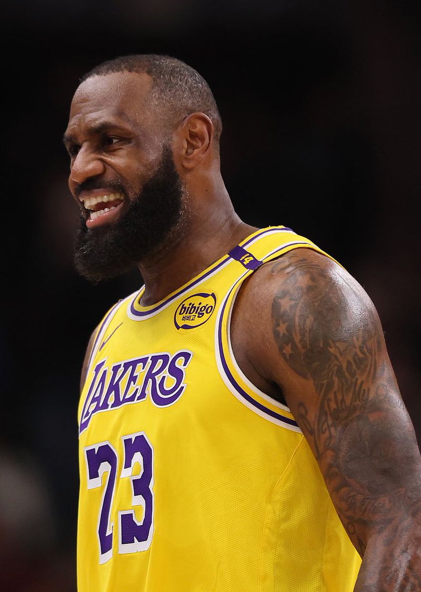 TheDunkCentral's tweet photo. Odds on which Podcast/TV show will interview LeBron James next: 

First Things First +300
Club Shay Shay +350
Young Man And The Three +500
The Draymond Green Show +650
The Herd With Colin Cowherd +700
The Steam Room +800
Club 520 +1200
Gil’s Arena +2500
The Ryen Russillo Podcast +2800
The Bill Simmons Podcast +4000
Roommates Show +5000

Brian Windhorst & The Hoop Collective +8000

Podcast P +8000

Curious Mike With Michael Porter Jr +10000

Thanalysis +10000
First Take +25000
The Skip Bayless Show +50000
The Stephen A. Show +50000

(Via @BovadaOfficial )