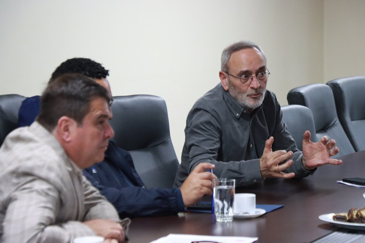 Reunión hoy domingo con Ministro de Esucacion para avanzar en restablecimiento de clases del Liceo de Traiguén que sufrió daños parciales con los últimos incendios forestales y agrícolas