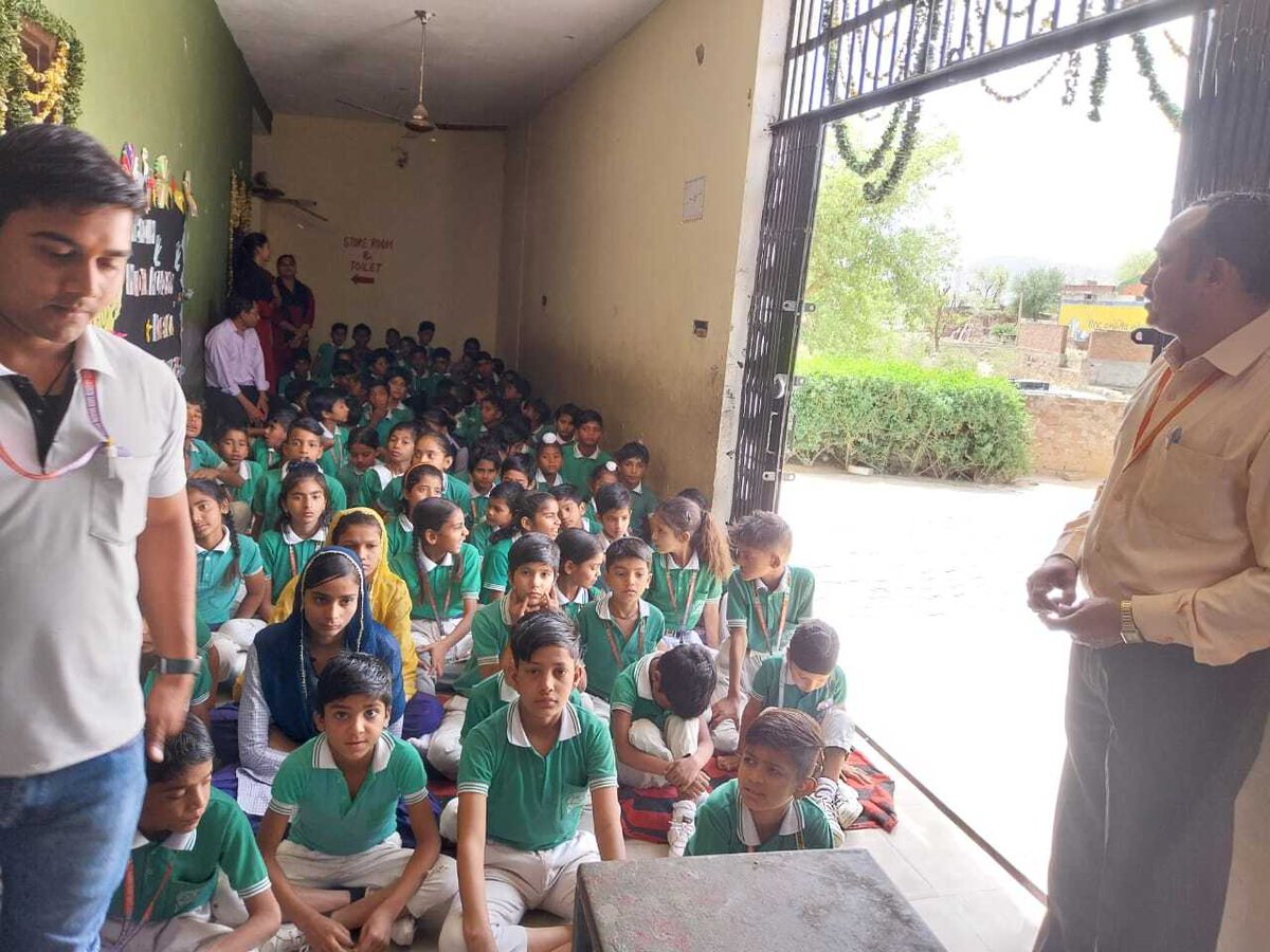 SSOIndia's tweet image. #CyberAwarenessWeek2025
🎓🔐 Educating Alwar’s young minds on cyber safety during Cyber Awareness Week 2025. Secure today, safer tomorrow!

#CyberSafety #StayCyberSmart #DigitalAwareness #OnlineProtection #AlwarRajasthan #CyberAware #staysafeonline #cybersecurity #isea…