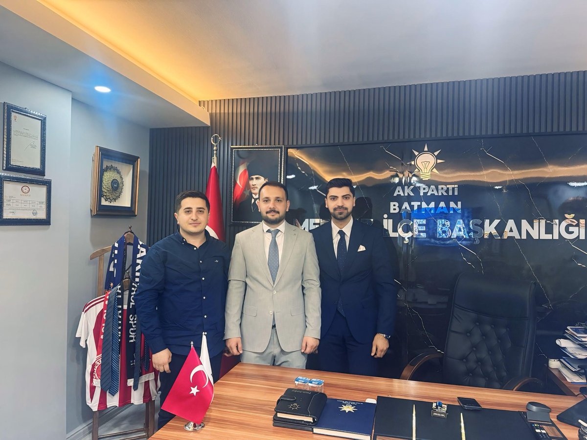 Serkan ŞAHİN (@shn_serkan) on Twitter photo 📍Ak Parti Batman İl Başkanlığının düzenlemiş olduğu bayramlaşma programında Merkez ilçe başkanımız Fatih DOĞU’ya bayramlaşma ziyaretimiz.
<a href="/Fatihdogu1/">Fatih DOĞU</a>
<a href="/akpartiibatman/">AK Parti Batman Merkez İlçe Başkanlığı</a>
<a href="/veyselozrdm/">Veysel özerdem</a>
#Batman
#akparti
#RamazanBayramı 📍Ak Parti Batman İl Başkanlığının düzenlemiş olduğu bayramlaşma programında Merkez ilçe başkanımız Fatih DOĞU’ya bayramlaşma ziyaretimiz.
<a href="/Fatihdogu1/">Fatih DOĞU</a>
<a href="/akpartiibatman/">AK Parti Batman Merkez İlçe Başkanlığı</a>
<a href="/veyselozrdm/">Veysel özerdem</a>
#Batman
#akparti
#RamazanBayramı