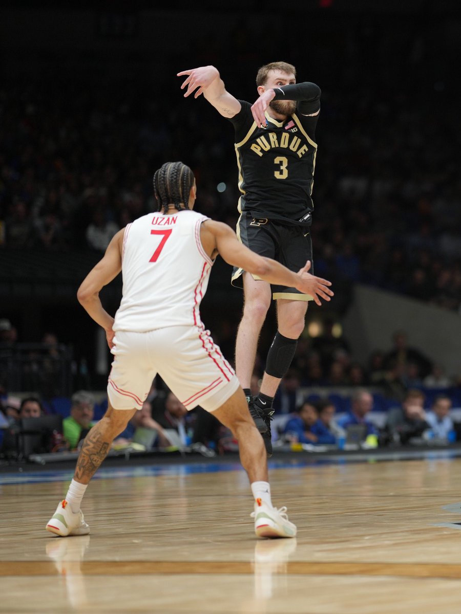 NaismithTrophy's tweet image. WHAT A SEASON 🤩

One of our @jerseymikes Naismith Men’s College POY Finalists Braden Smith for @BoilerBall had a season to remember the Junior in-state product was the @bigten POY &amp;amp; a First-Team All American‼️ He averaged 15.8 PPG &amp;amp; 8.7 APG, he had double-digit assist games 1️⃣3️⃣…