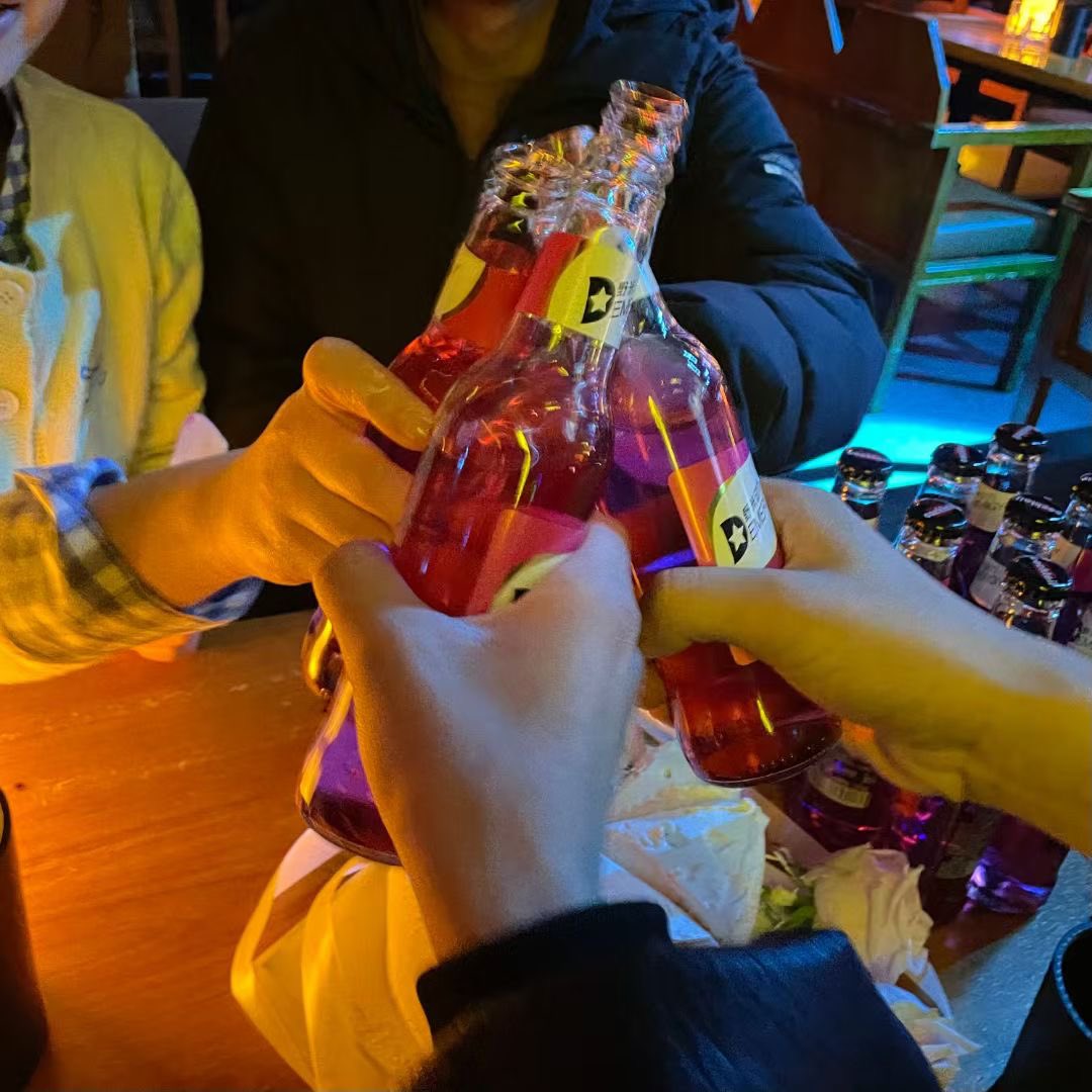 Tangben1110's tweet photo. 也就是喝了个🍺啊 为什么会这么上头🥹 https://t.co/K7juLh8bK0