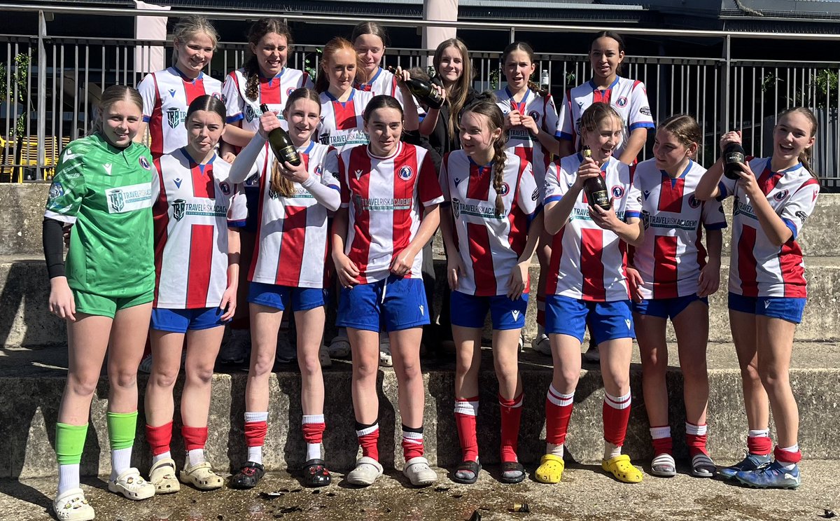 debbief1011's tweet photo. What a day for the @DwfcElite girls. Both the U16 and U14 teams winning their leagues with games to spare. Amazing result from 2 excellent teams! @DWFCWomen @DorkingWDRS @academy_dwfc @loucooper8 @ChrisRandall123 @_MP_COACHING @SCWGL @CalumBest @DorkingRichard @JClark_8 https://t.co/R06rEJ785n