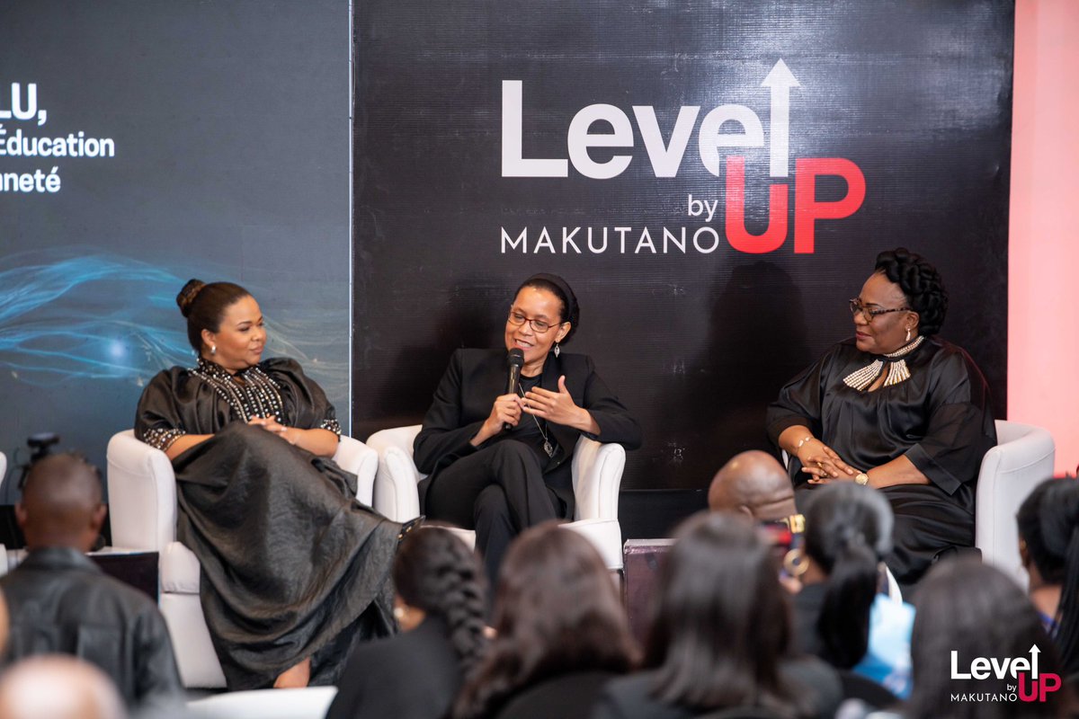 makilaprisca1's tweet photo. Quelle aventure? Quelle histoire?

C’est l’histoire d’une jeune ingénieure 👷🏾‍♀️ qui a gagné le concours #MissEntrepreneur2023 au @levelupmakutano grace à son projet #KimBox et qui est devenue chef d’entreprise de #KIMENGINEERING
J’ai donné de mes nouvelles hier… https://t.co/UtIaVHpQgL