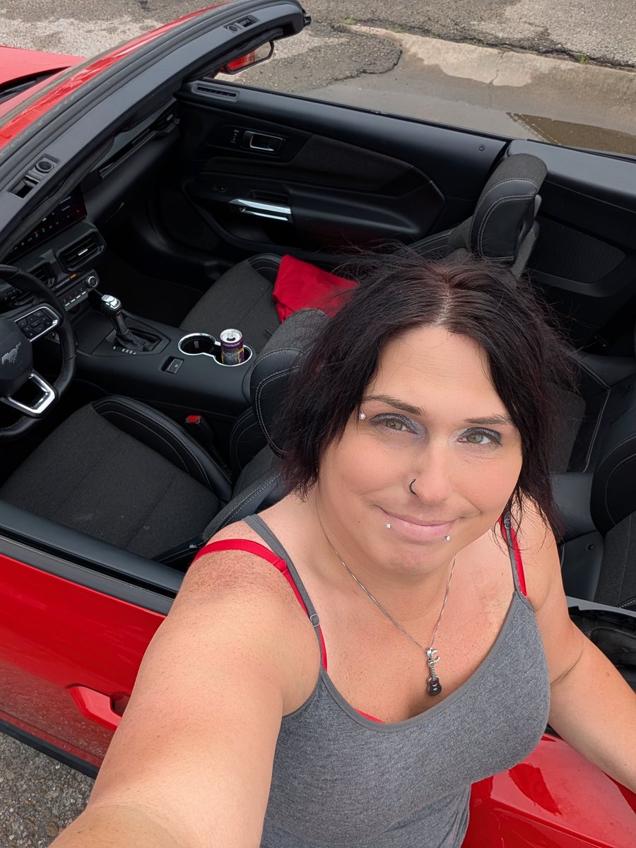 ghostgirlpixie's tweet photo. Pony girl for life. @FordMustang  @Ford https://t.co/P7fyqEjhgH