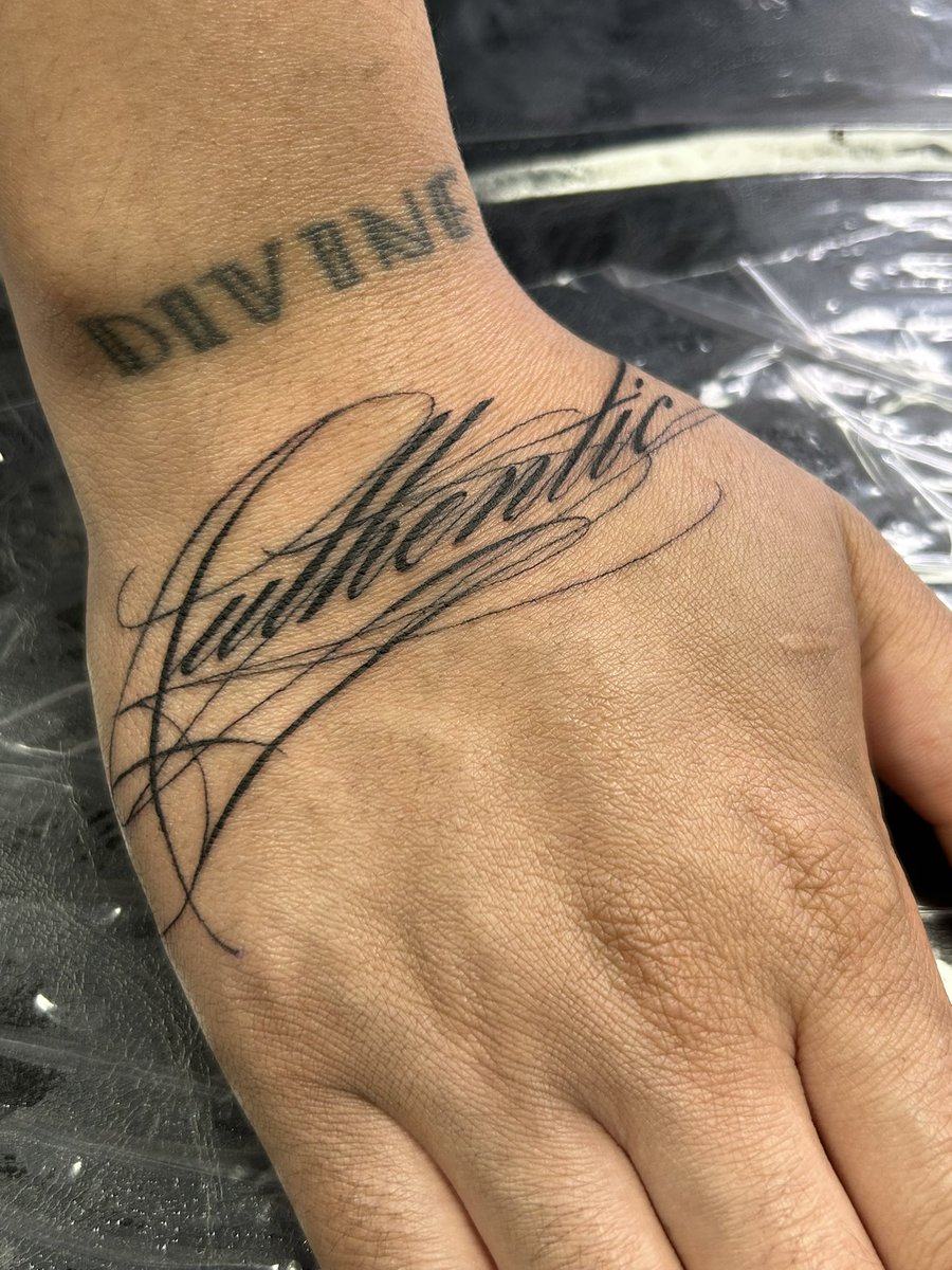 dontcrycam's tweet image. Authentic by me Machinemystic on ig