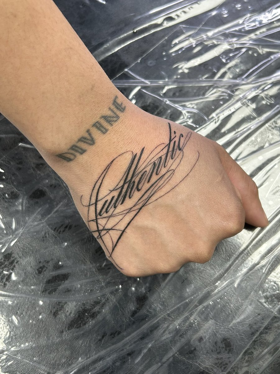 dontcrycam's tweet image. Authentic by me Machinemystic on ig