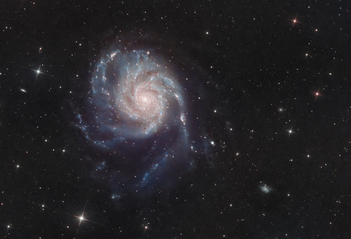 After a long stint of using clear nights to attempt to sleep instead of stargaze I  managed to make it happen this week. Here’s M101—the Pinwheel Galaxy from my back garden in NW UK. It’s 21 million light-years away and nearly twice the size of the Milky Way

#Astrophotography