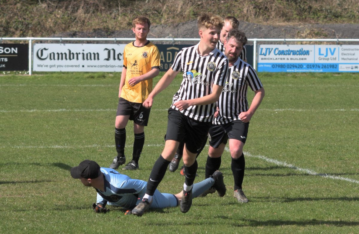 Beverley Hemmings tweet media