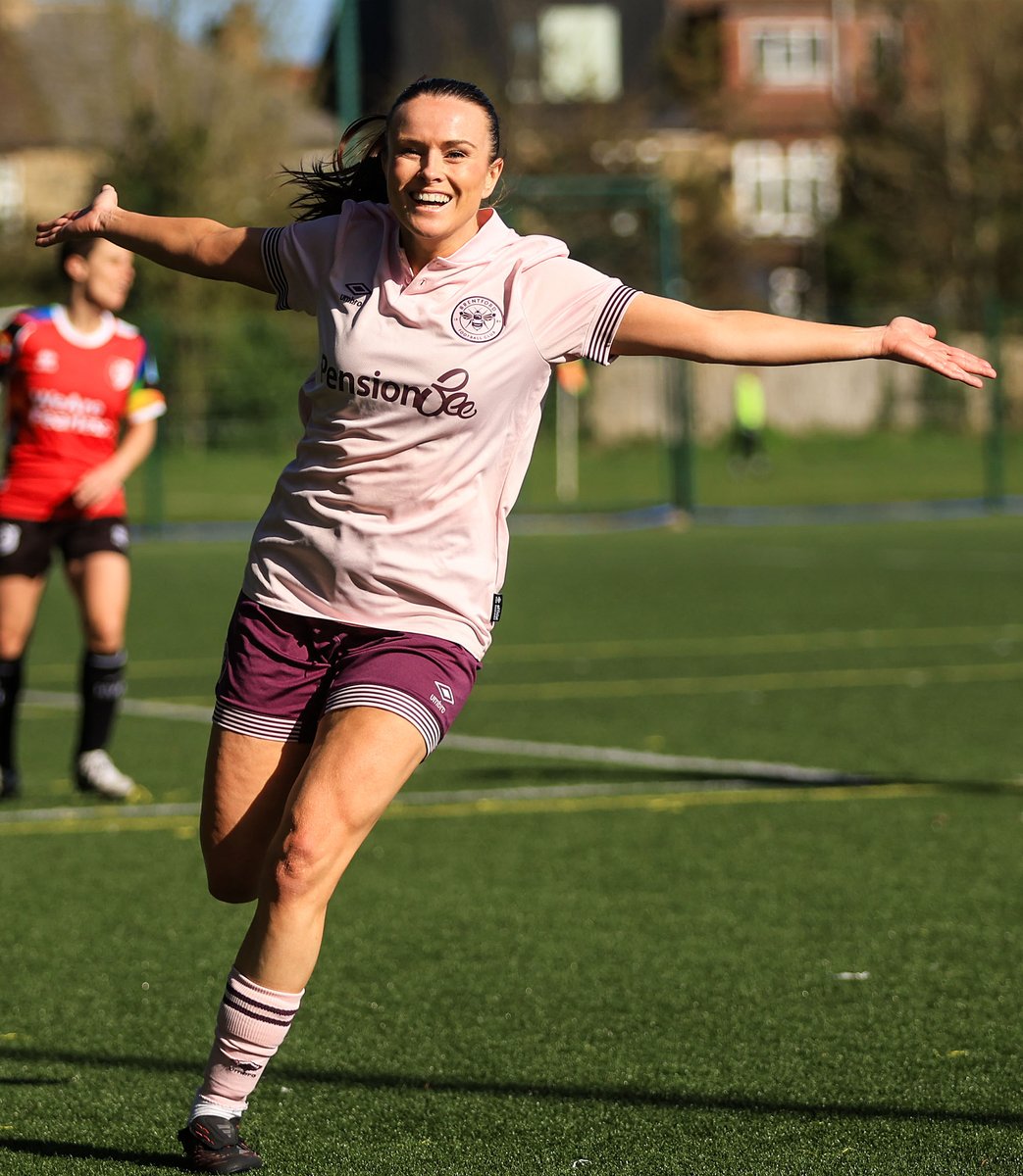 Scoring for fun in the sunshine! 🌞👏

#BrentfordFC  | #BrentfordFCW