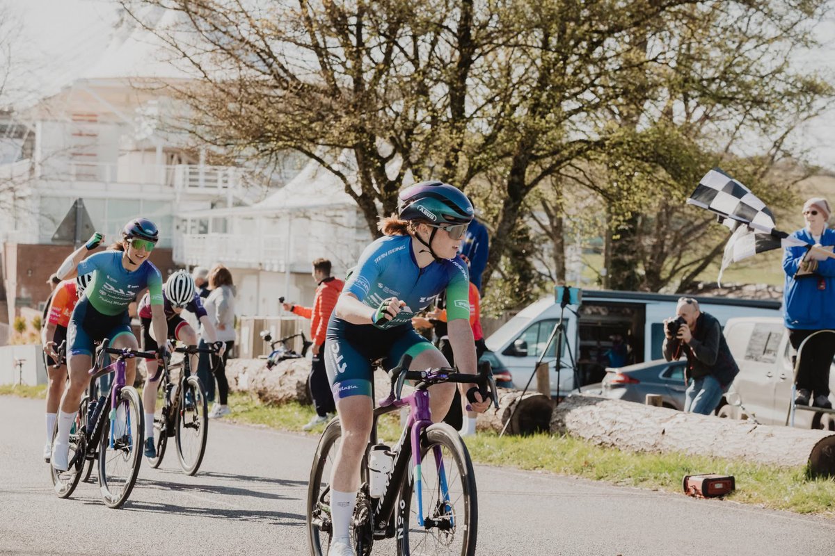 1-2 at the Kennel Hill Classic 🏆

Lucy took the win, with Lizzie in second. A dominant display from a small but mighty team of two 👊

📸 <a href="/PelotonPix/">PelotonPix - Dave Dodge Cycling Photography</a>