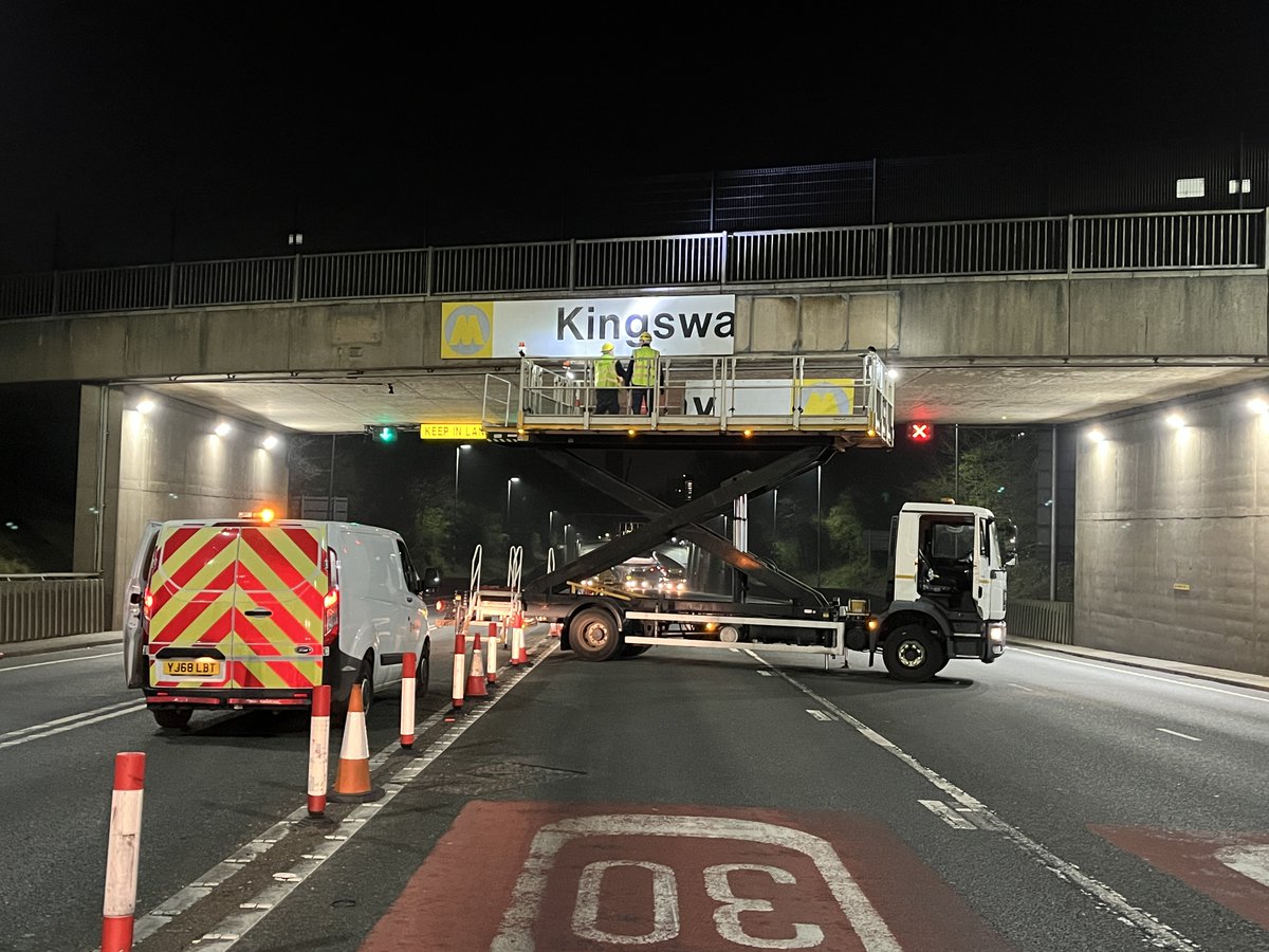 Merseytravel's tweet image. 🏗 The Kingsway Tunnel was a hive of activity last weekend, as an overnight closure to remove an obsolete gantry allowed for lots of other jobs to take place. 

From tree felling to rubbish collection, to cleaning and road marking, it was a busy night for the 166 people on site.
