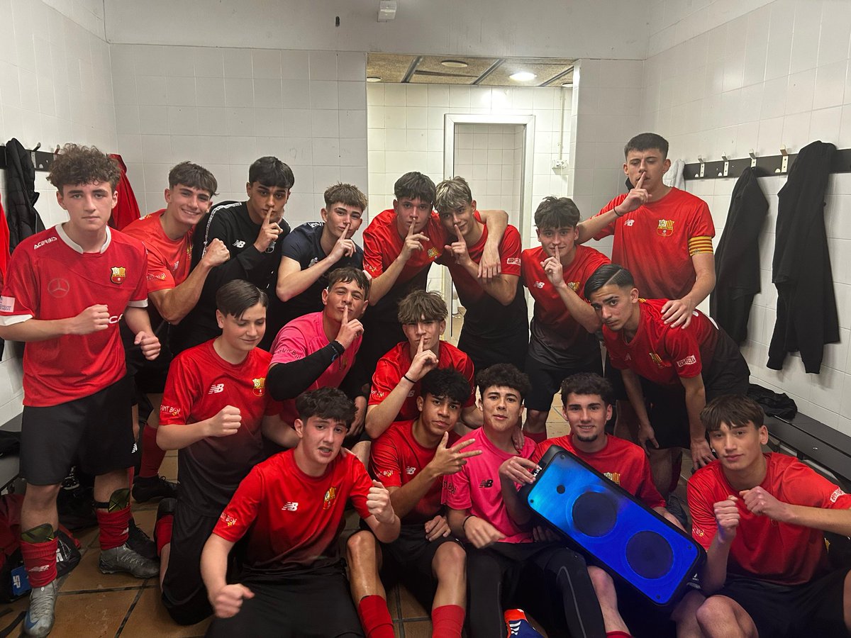 CosmePetit's tweet photo. FCS Cadet A 2-0 Ildefons Partit discret dels cadets. El rebulsiu del mister ocasional @raulmartinez_03 tampoc ha estat per llençar coets, tot i així hem de reconèixer que no han acabat demanant l'hora i semblava que estaven tímidament més activats. Bona feina!!!! @FClubSantboia https://t.co/v8tw1aen7u