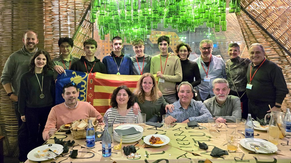 Juan Miguel Ribera (@juanripu) on Twitter photo L’equip de la Comunitat Valenciana a la LXI <a href="/OMErsme/">Olimpiada Matemática Española</a> ha estat format per Guillem Ayet, Xiyu Bao, Elena Boix (30a posició, medalla de bronze), Carlos Calderón (15a posició, medalla de plata), Diego Navarro i Pau Nieto.
Enhorabona a tots i totes per la vostra gran participació! L’equip de la Comunitat Valenciana a la LXI <a href="/OMErsme/">Olimpiada Matemática Española</a> ha estat format per Guillem Ayet, Xiyu Bao, Elena Boix (30a posició, medalla de bronze), Carlos Calderón (15a posició, medalla de plata), Diego Navarro i Pau Nieto.
Enhorabona a tots i totes per la vostra gran participació!