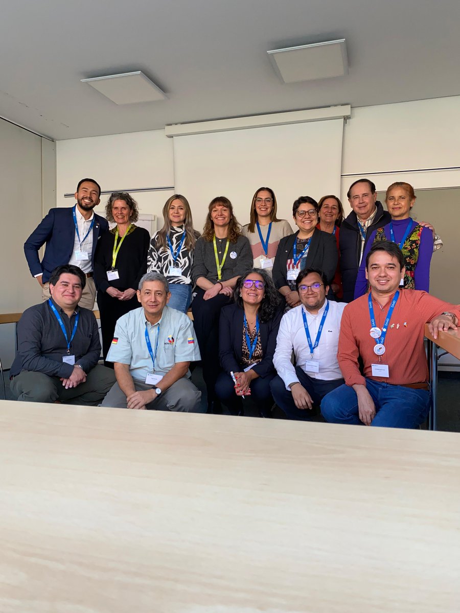AepeaE's tweet photo. 📢 AEPEA en Bonn 🌍✨

Nuestro delegado y presidente, Vinicio Villalba, representó a AEPEA 🇪🇨 en este evento clave del centenario del DAAD 🎓, fortaleciendo redes globales y promoviendo la cooperación entre Latinoamérica y Alemania.

#AEPEA #DAAD100 #GlobalAlumni #CreandoLazos https://t.co/gU3wvOBYEl