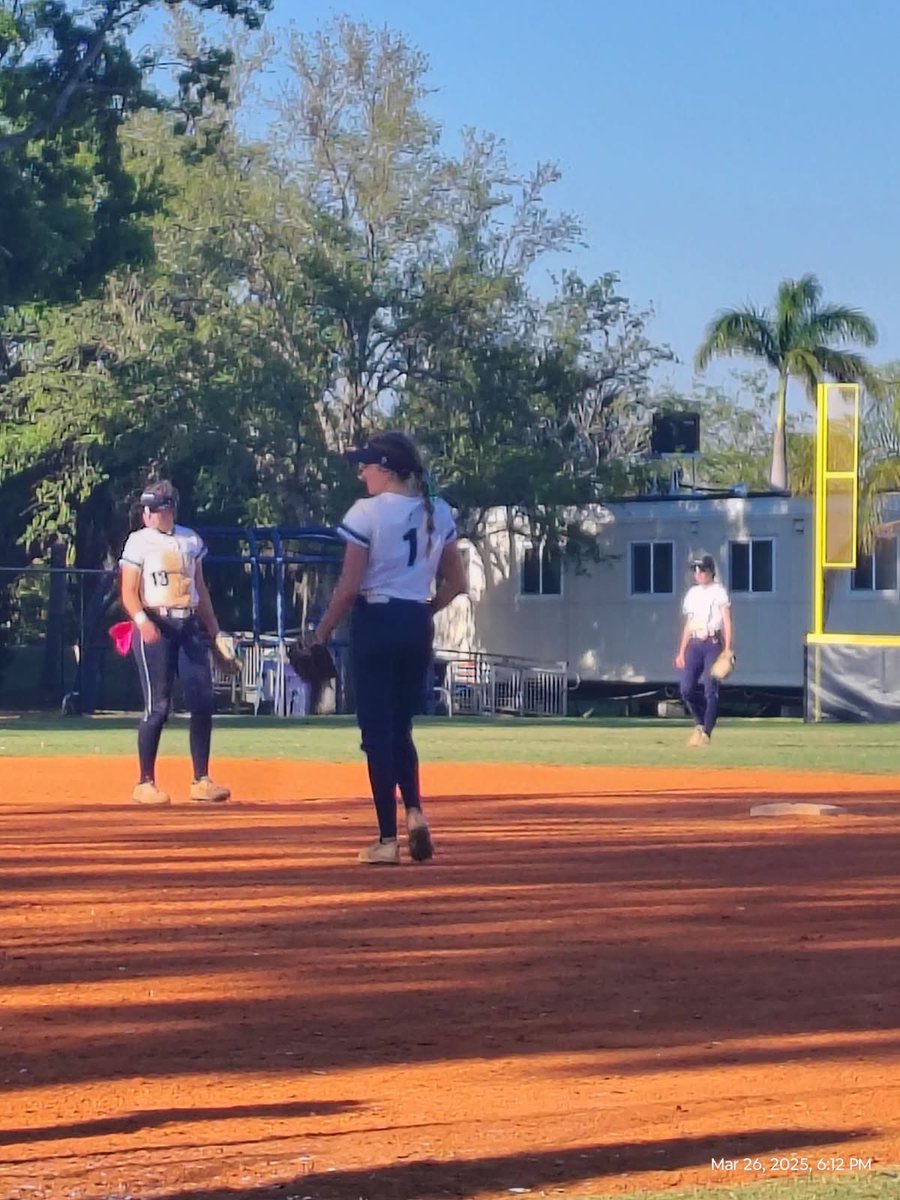 Melina Wing tweet media