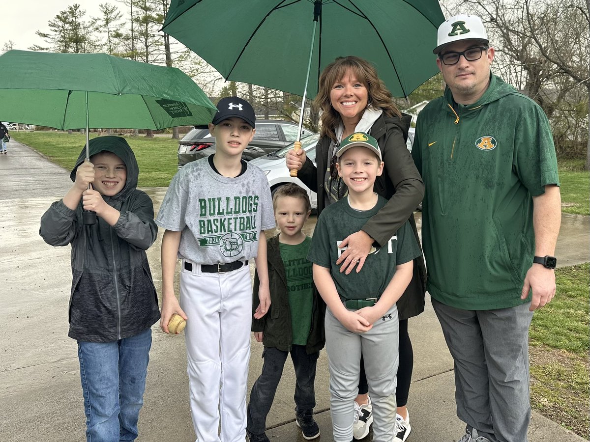 ambersholtis41's tweet photo. A very soggy start to Bulldog Baseball season ⚾️ @ACSDBulldogsAD https://t.co/X5fjjBzLIu