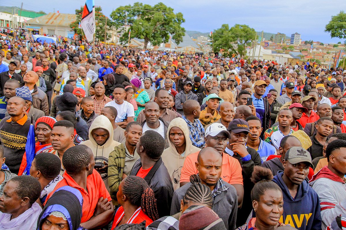 bavicha_taifa's tweet photo. Tundu A. Lissu, Mwenyekiti wa Chadema Taifa amehitimisha ziara ya Chama Kanda ya Nyasa leo iliyoanza Machi 23,2025.

Mhe. Tundu Lissu amehitimisha kwa mkutano mkubwa wa hadhara uliofanyika leo Machi 30,2025, Viwanja vya Mwembetogwa Jimbo la Iringa Mjini.

#NoReformsNoElection https://t.co/2enQXG2SwH