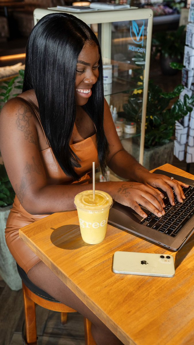 TheAnnaInspires's tweet photo. I help black women heal. 
I teach black women how to thrive. 
I encourage black women to love themselves through the trauma, heartbreak, and grief they’ve experienced. 

I am Anna Williams. Black women’s mental health bestie. How can I support you? https://t.co/y6pdNrsf38