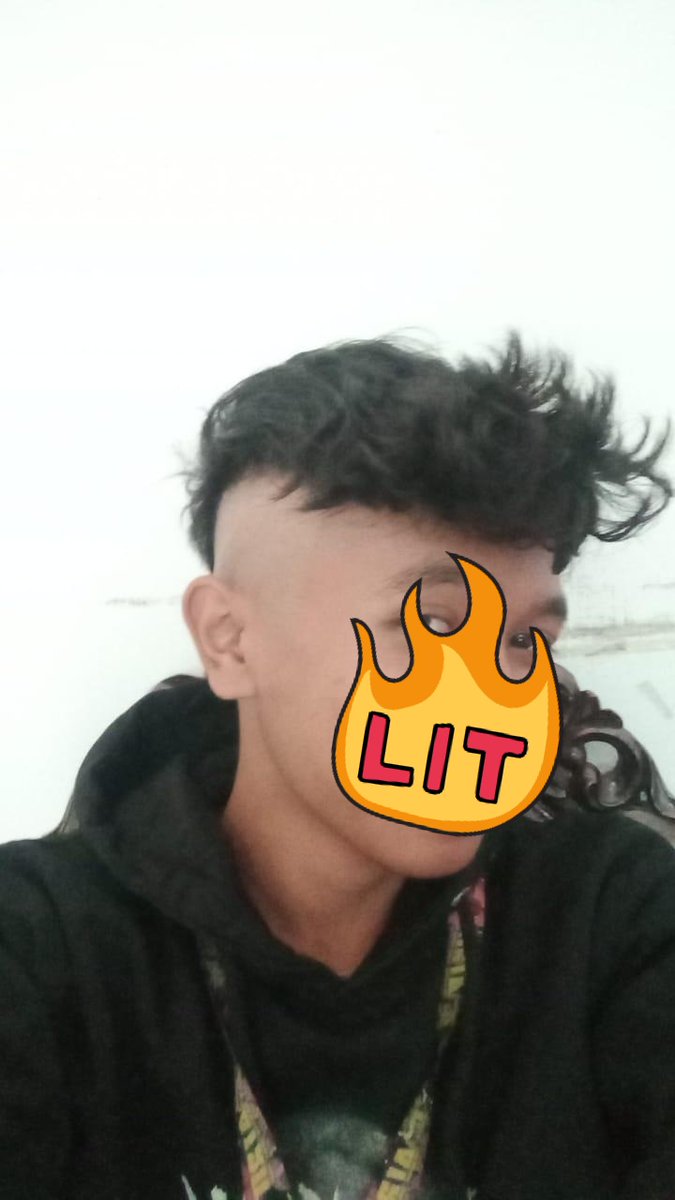 slave akan mulai totalitas ketika mendapat master yang sesuai.

biasanya slave akan menolak humi publik, apalagi yg jangka panjang seperti hair fetish. nih satu anjg penurut. good boy

before.   after.
