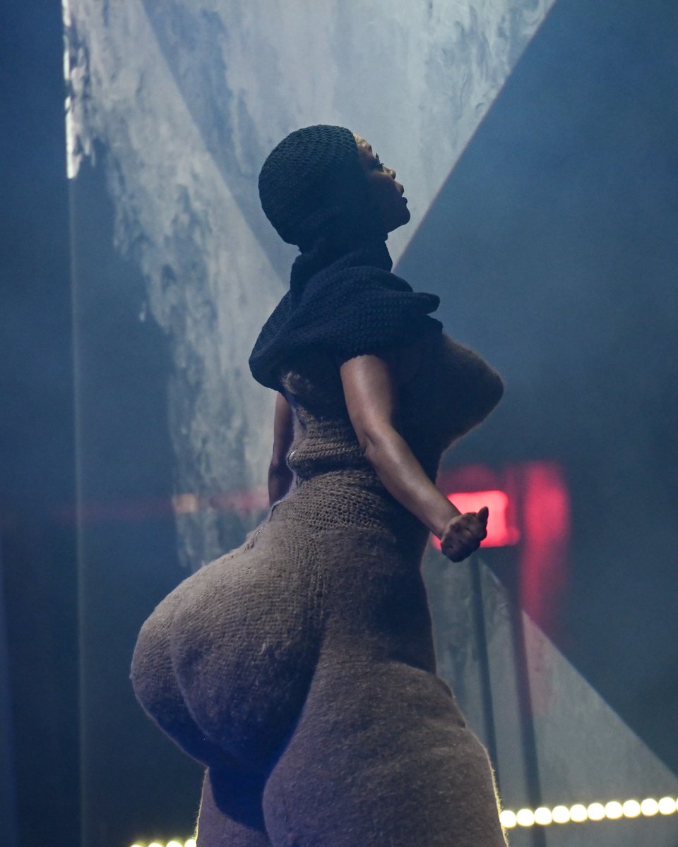Erykah Badu last night in Los Angeles