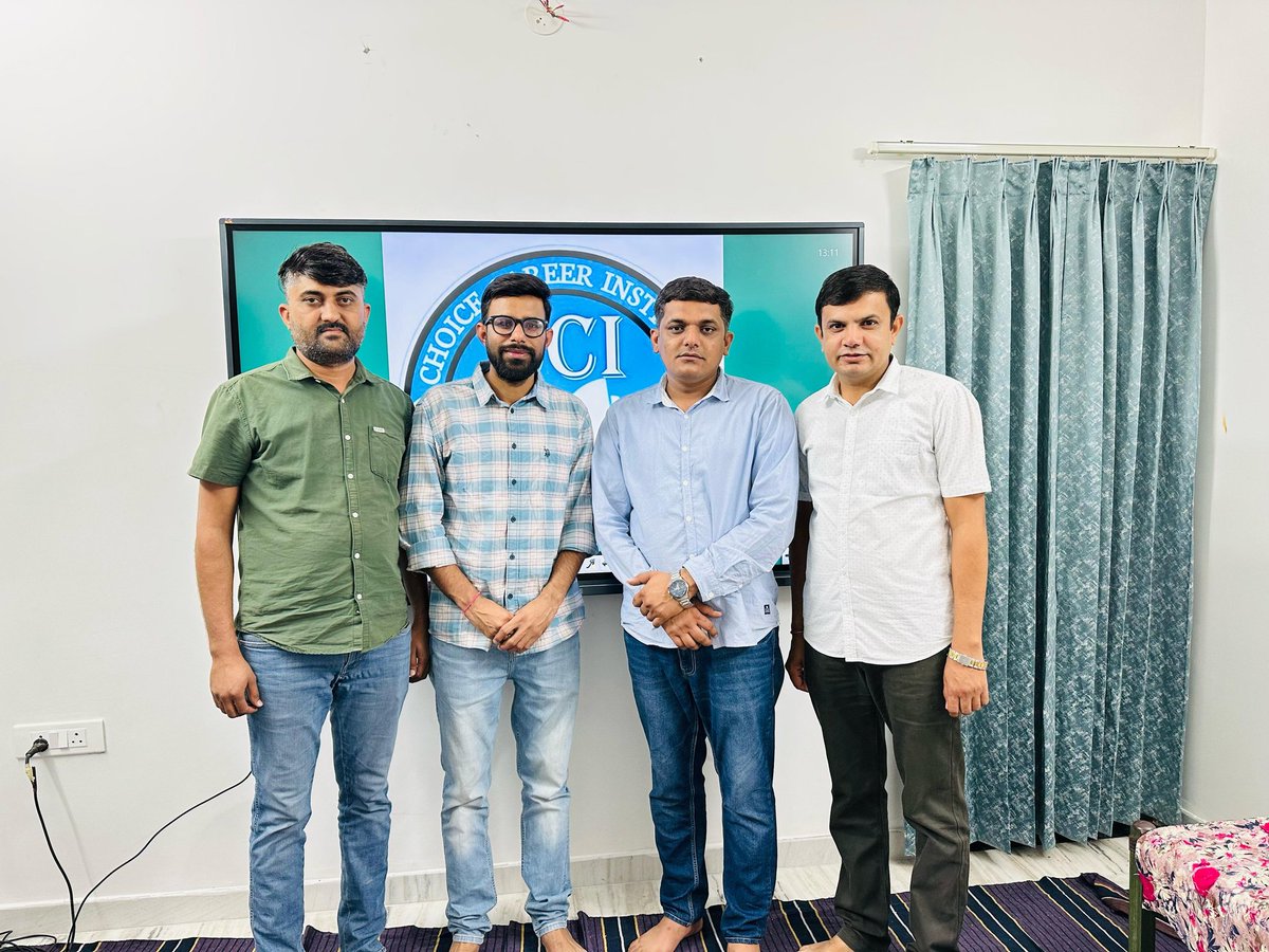 बधाई ☘️🌹🌹
 गिरधारी भादु को छात्रावास अधीक्षक पद पर चयन की बहुत बहुत बधाई हो