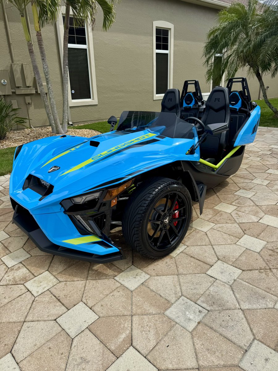 PathLessChosen's tweet image. Fresh oil change &amp;amp; a bath. Ready for the next adventure. @Slingshot #PolarisSlingshot #SlingshotSunday