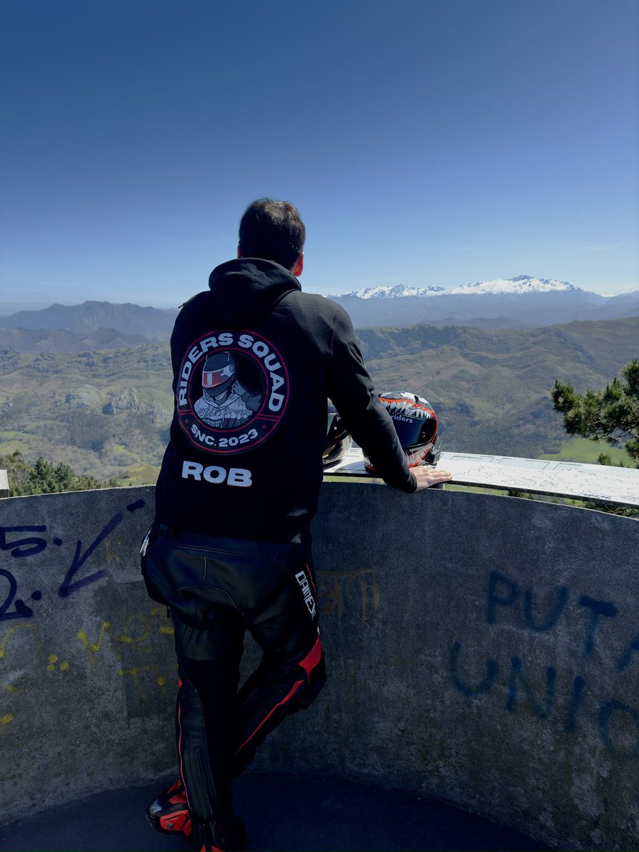 __fASHIONZ's tweet photo. me vinieron recuerdos bonitos en el mirador. https://t.co/Oex6mfy0vV