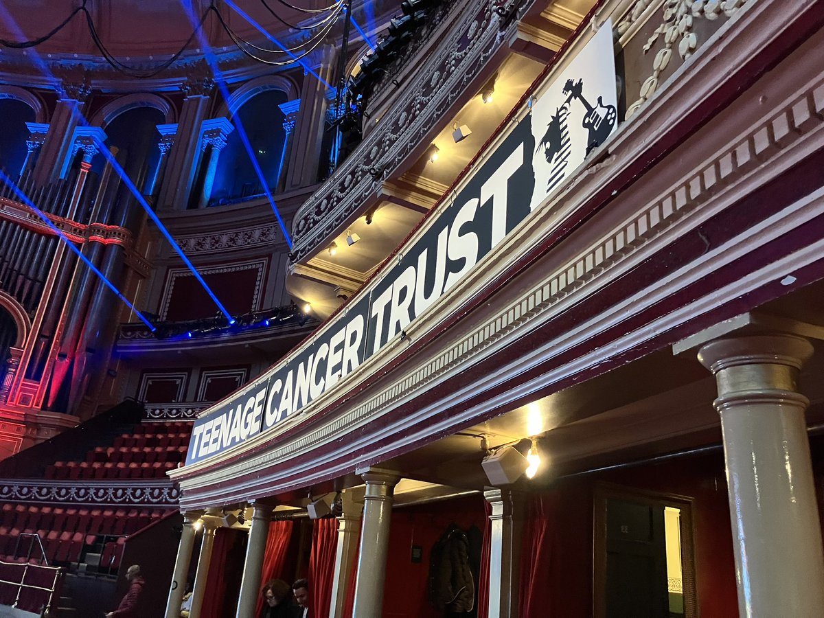 YSC_leics's tweet photo. An amazing Ultimate Backstage Experience @RoyalAlbertHall with @TeenageCancer  East Midlands had a fantastic night thanks to @ErasedTapes for pulling together the show and @Dominos_UK for making UBE happen and @AldiUK for match funding … off to bed for me !! #YSC https://t.co/50QTB6OQPk