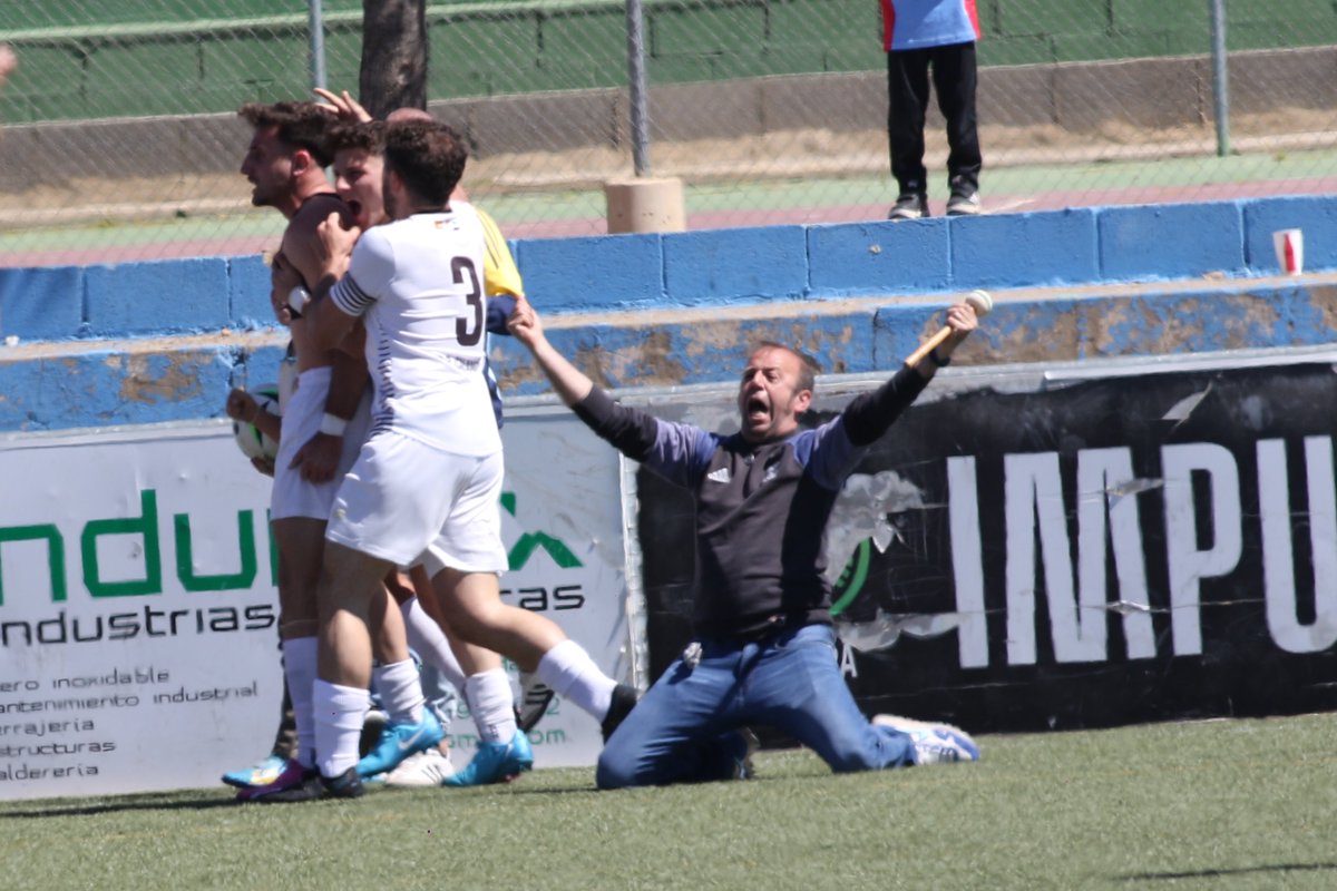 Michu <a href="/MiguelAEscobedo/">Michu Escobedo Luna</a>  Muy contento por la victoria de hoy y seguir trabajando, entrenamientos y partidos y ayudar a mi club <a href="/CCalamonte/">CD Calamonte</a> seguimos a por una semana más