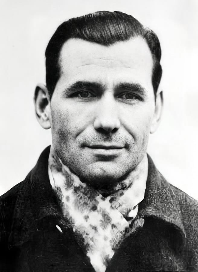 #OtD 30 Mar 1915 legendary Catalan anarchist guerrilla fighter, Francesc Sabate Llopart aka El Quico, was born in Barcelona. After the Civil War he fought in the underground resistance against the Franco dictatorship, becoming Franco's public enemy no. 1 stories.workingclasshistory.com/article/10308/…