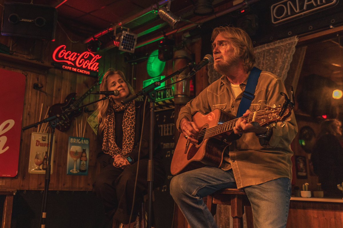 Anna Tiecken tweet media