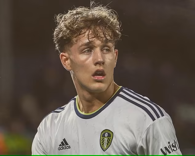 L4MBODOTCOM's tweet photo. 💥News Alert :

A former Leeds United academy player has been forced to retire at the age of 21 through a cardiac issue.

#BNBTC  #Bitcoin #BNB #Microstrategy #Saylor #ETH #DOGE #SHIB #CRYPTO #1000x #pfizerdocuments #AstraZeneca #covidpatient #diedsuddenly #TRON #Trump #ElonMusk #Murad