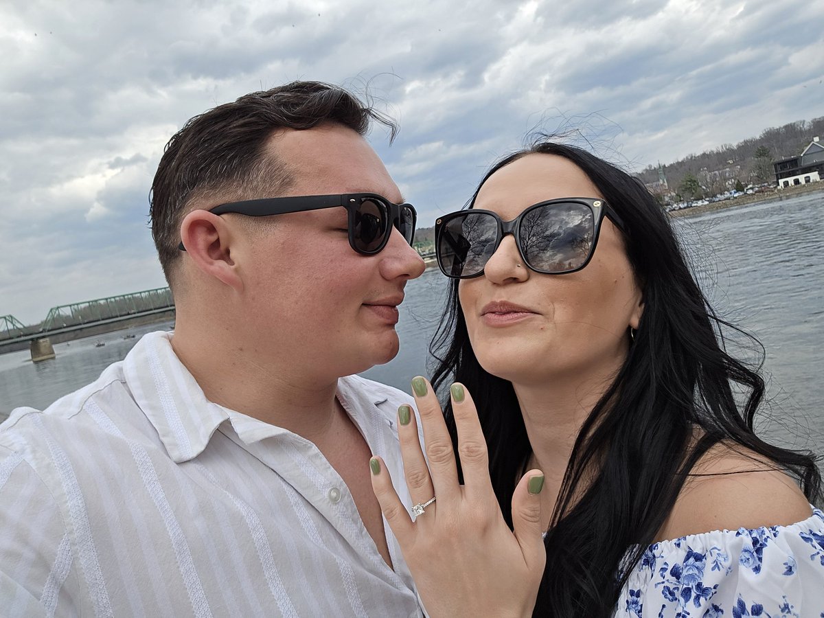mayorofchill's tweet photo. Got engaged https://t.co/pH3tJ0hwlU
