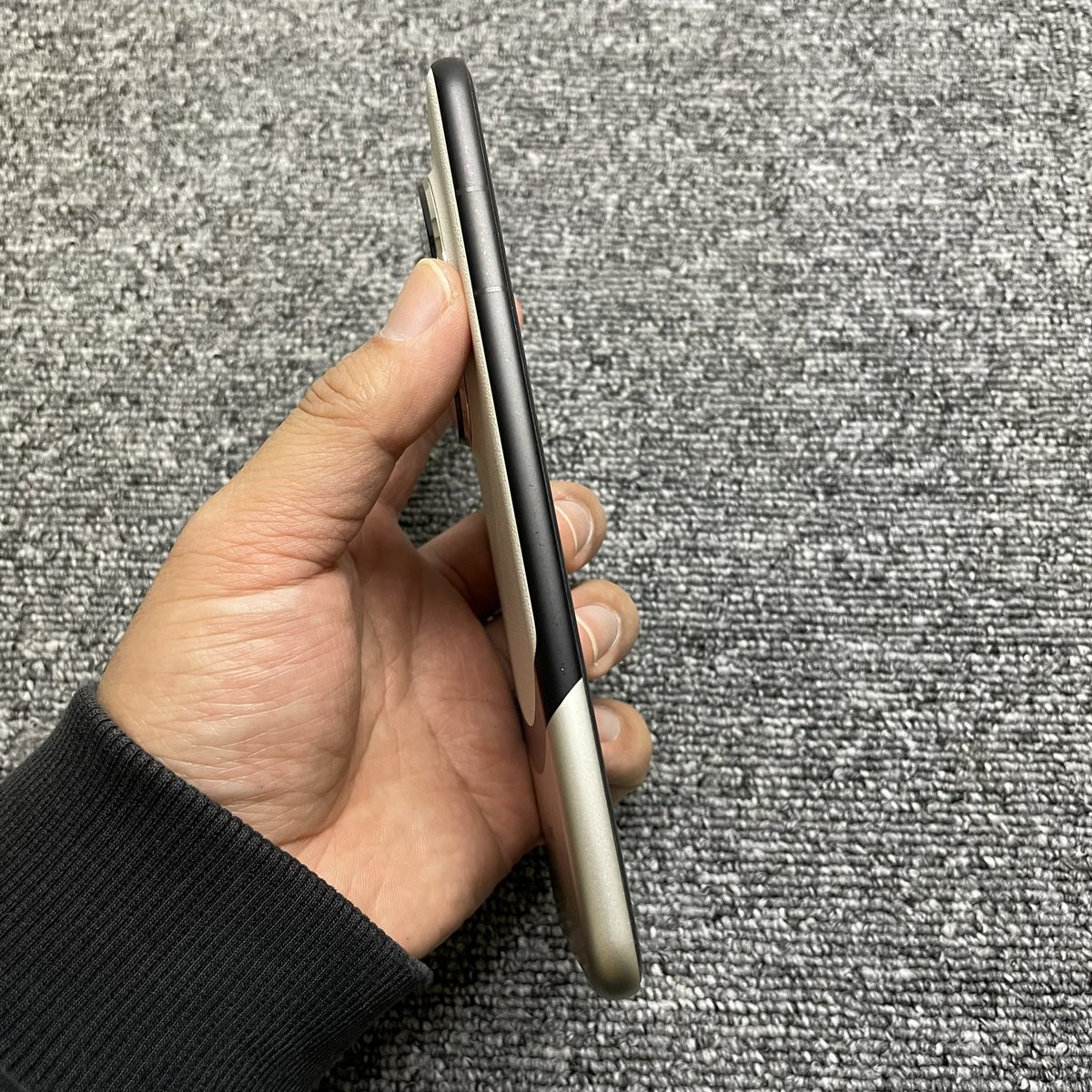 xiaochun3090's tweet photo. 华为Mate60Pro+ 💰4099
94新屏小��� 电池98 在保10天
双卡6G 可变光圈 麒麟芯片拉满
原装全好 单机送壳膜线快充
#华为 #huawei #mate60 https://t.co/QdS3yKnPth
